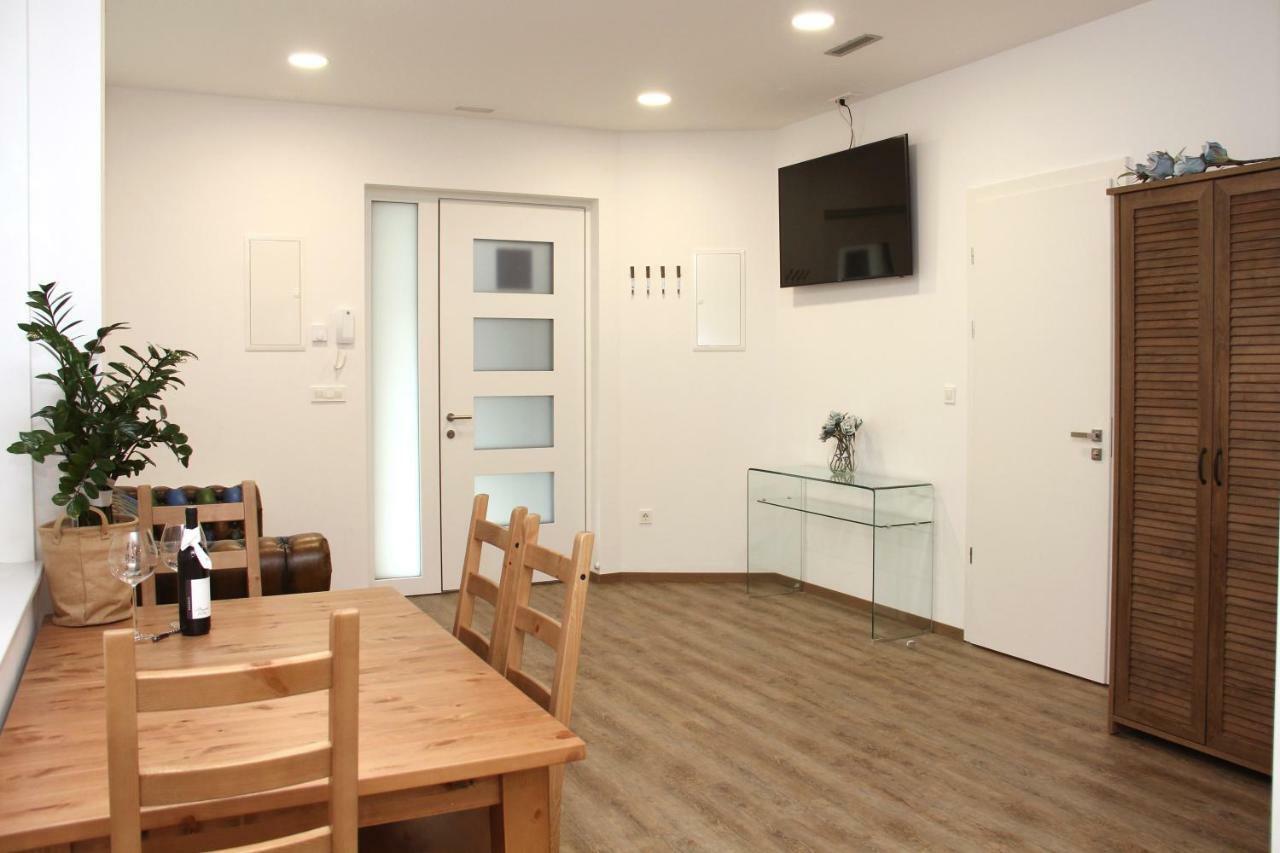 שיבניק Maja Apartment מראה חיצוני תמונה